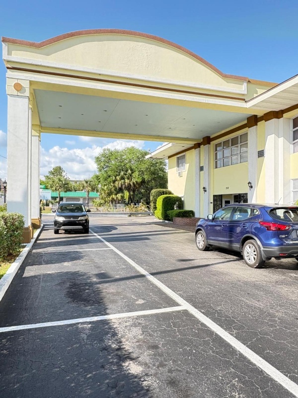 University Inn image 1