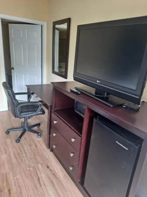 University Inn 7